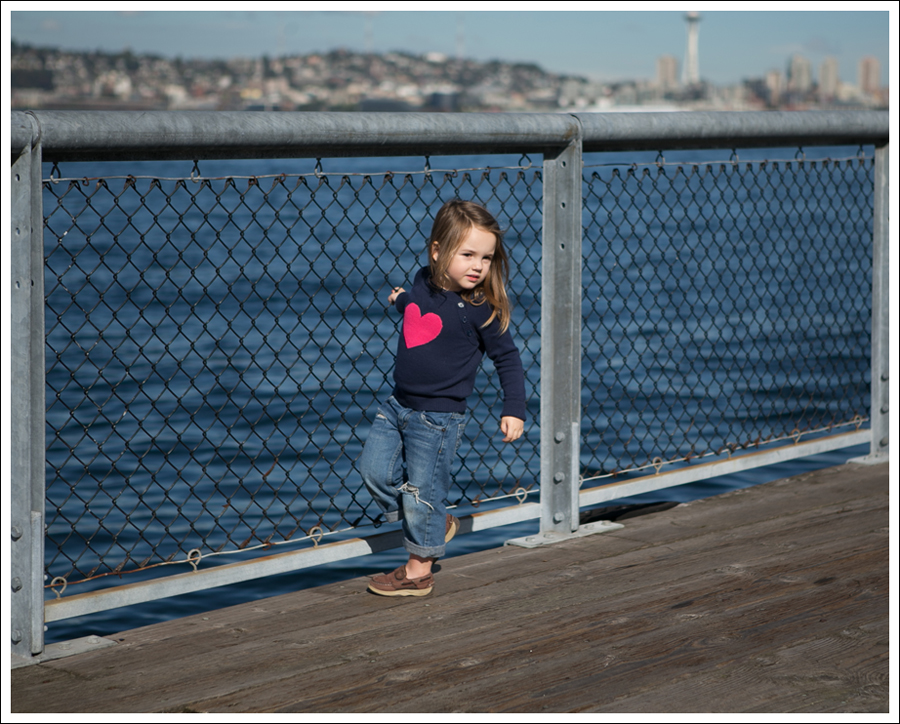 Blog Arizona Jeans Heart Sweater DIY Ripped Levis Sperry Topsider Brown Shoes-4