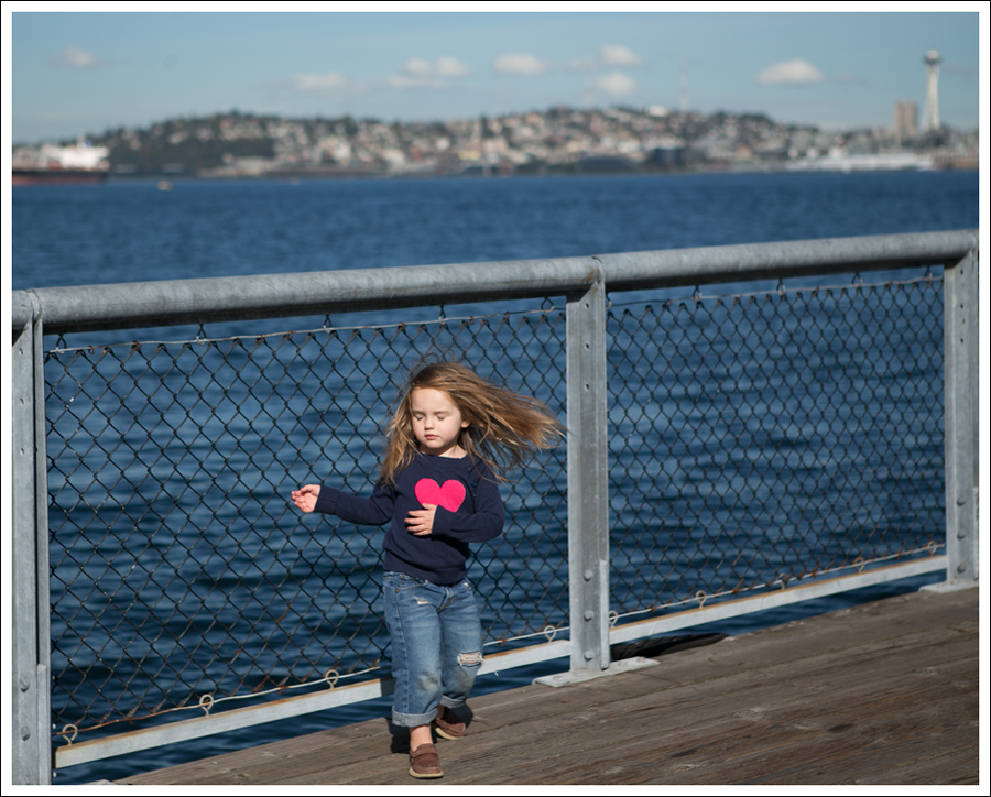 Blog Arizona Jeans Heart Sweater DIY Ripped Levis Sperry Topsider Brown Shoes-5