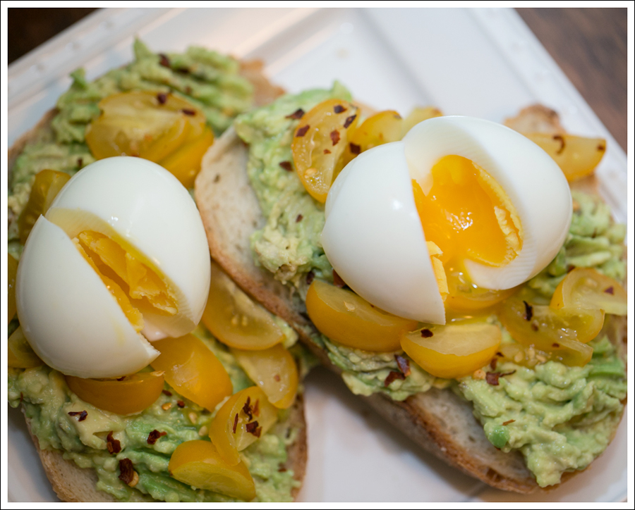 Blog Avocado Toast with Soft Boiled Egg and Tomatos-2
