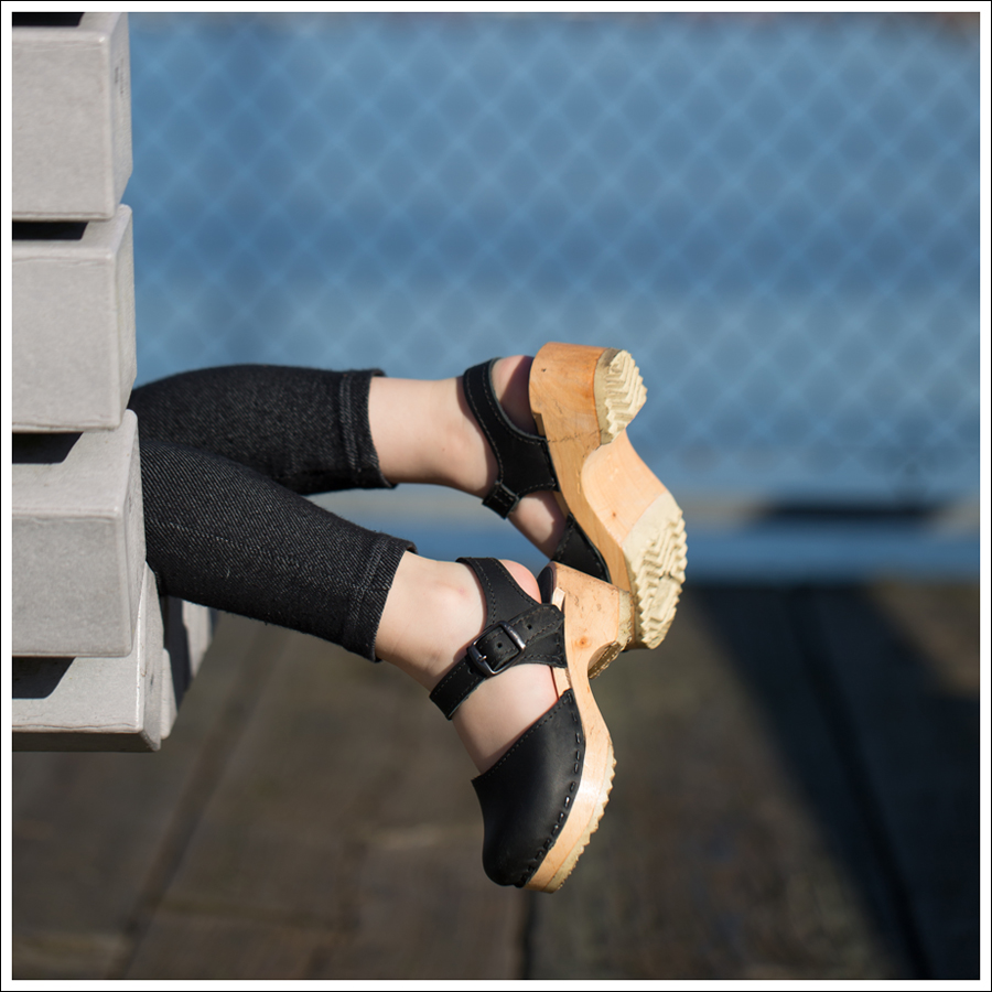 Blog Gap Denim Vest HM Red Zip Dress Levis Jeggings Sven Mary Jane Toddler Clogs-2