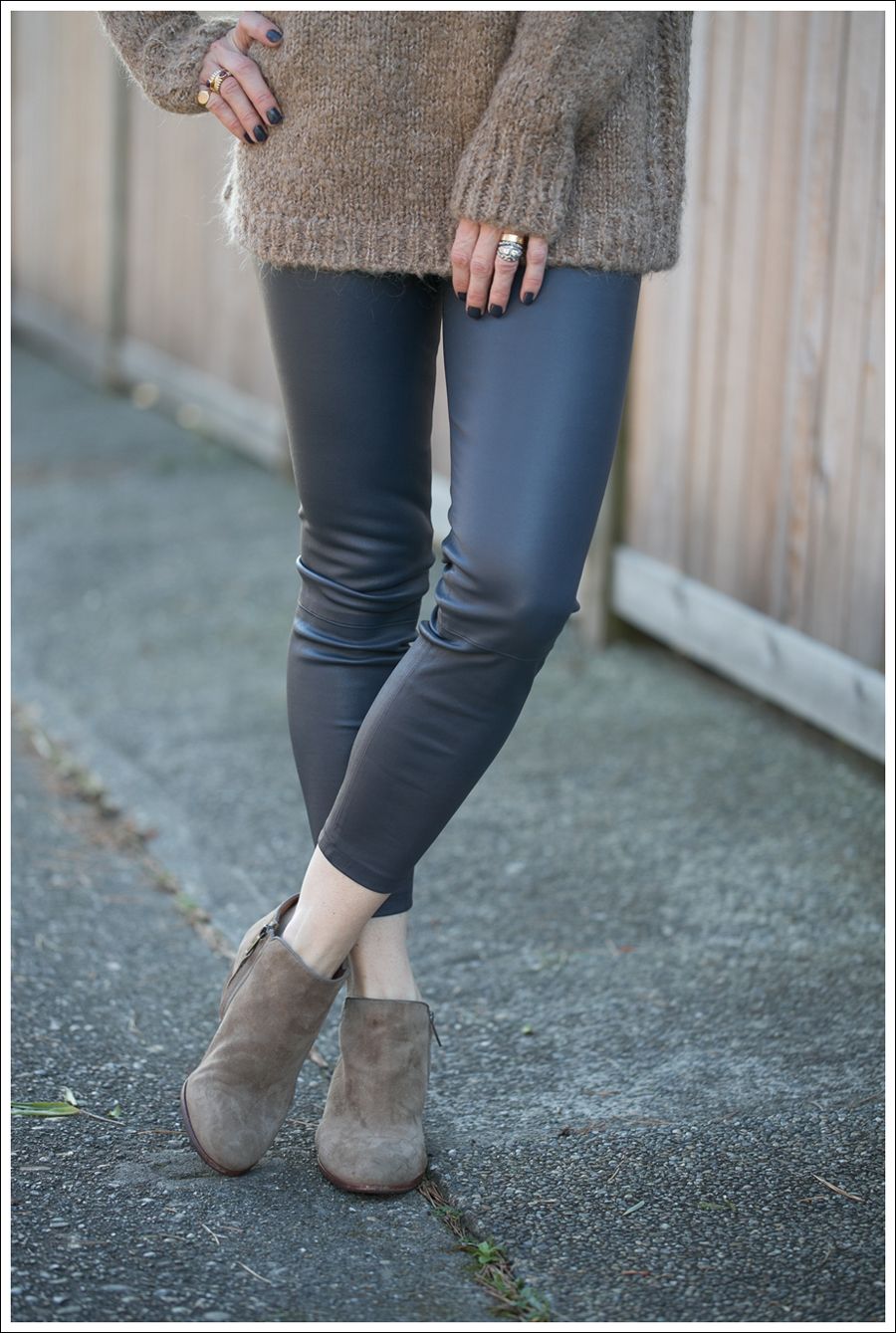 Blog Zara Chuncky Tie Back Sweater Vince Skinny Crop Leather leggings Coastal Sam Edelman Petty Booties-2