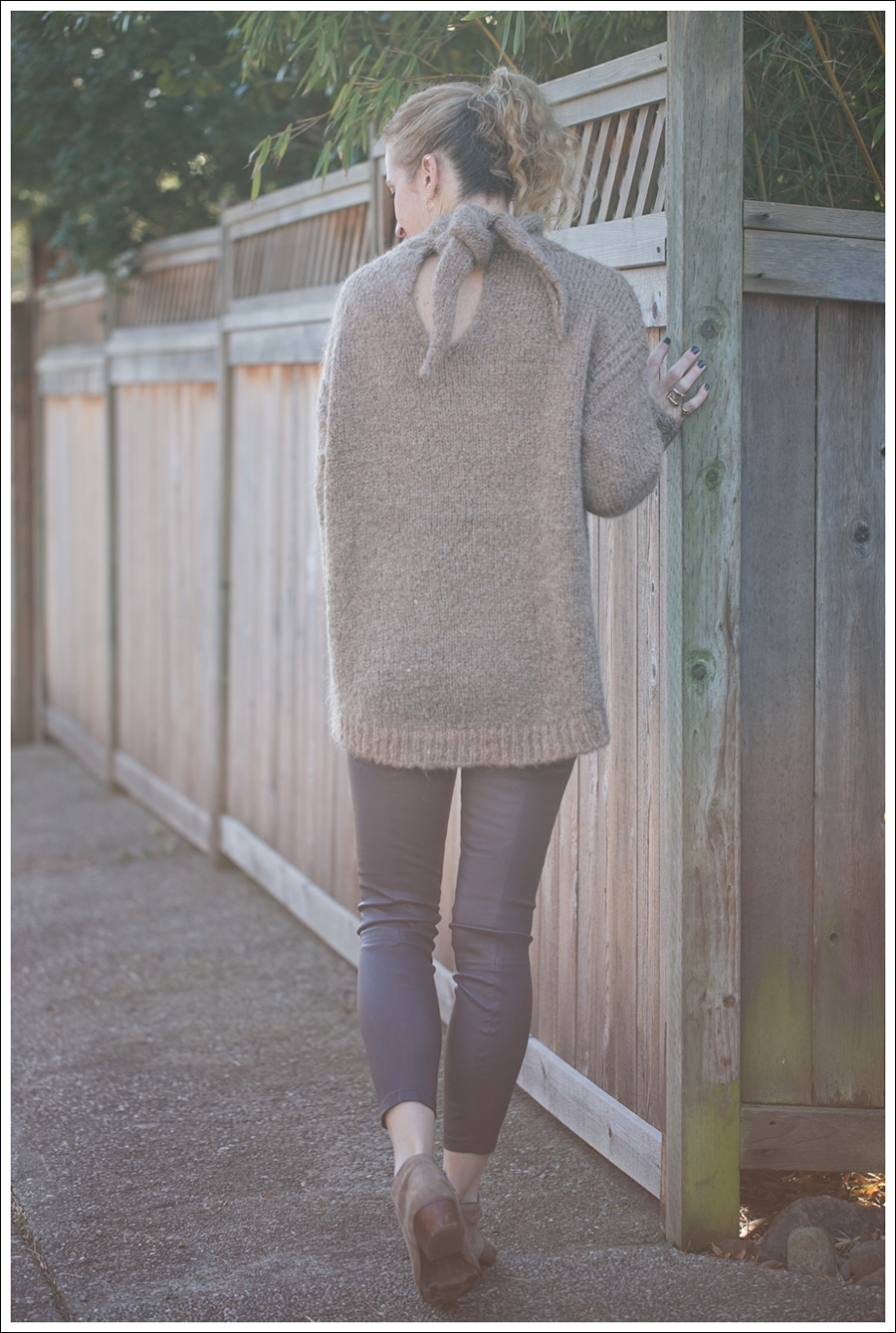 Blog Zara Chuncky Tie Back Sweater Vince Skinny Crop Leather leggings Coastal Sam Edelman Petty Booties-3