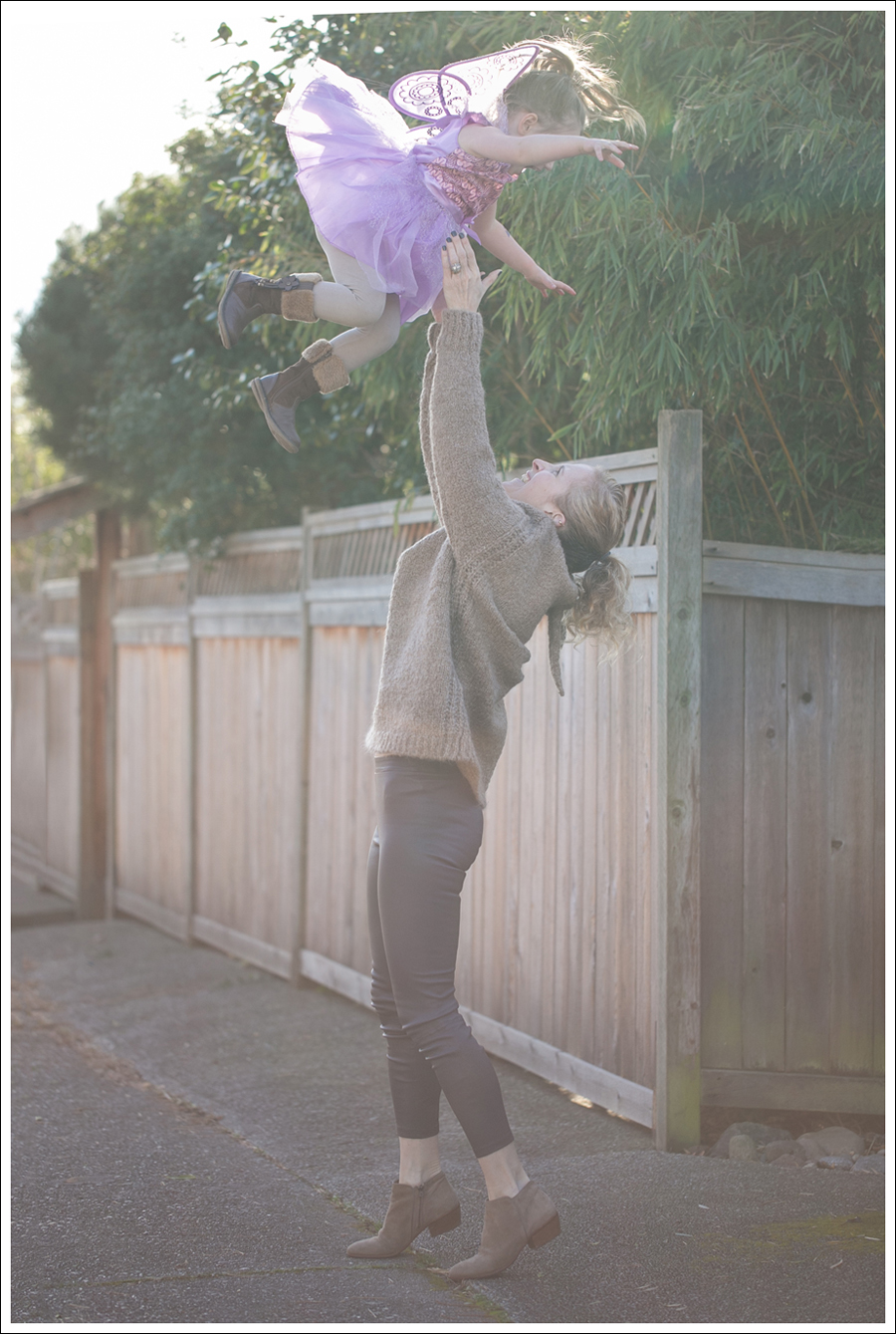 Blog Zara Chuncky Tie Back Sweater Vince Skinny Crop Leather leggings Coastal Sam Edelman Petty Booties-5