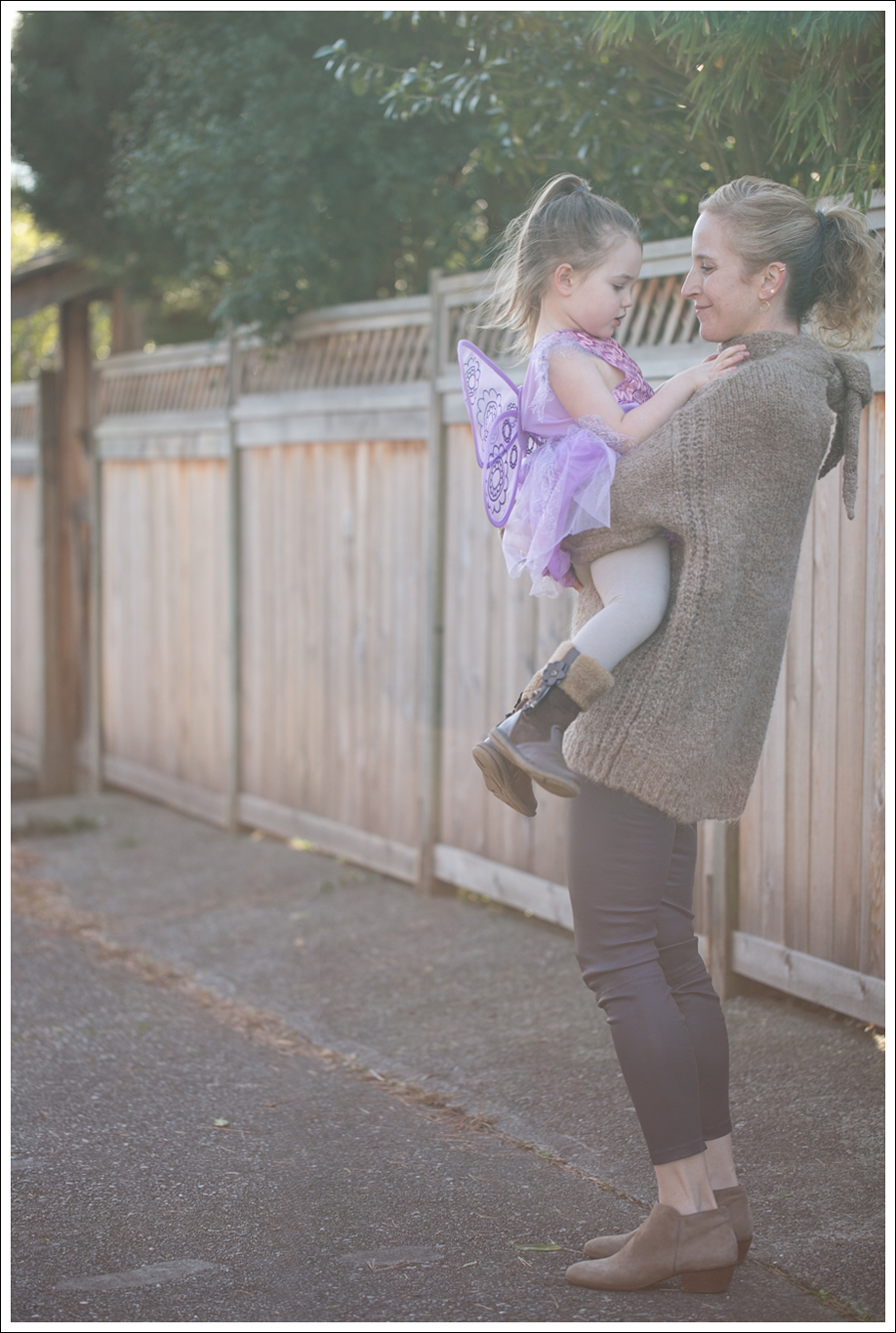 Blog Zara Chuncky Tie Back Sweater Vince Skinny Crop Leather leggings Coastal Sam Edelman Petty Booties-6