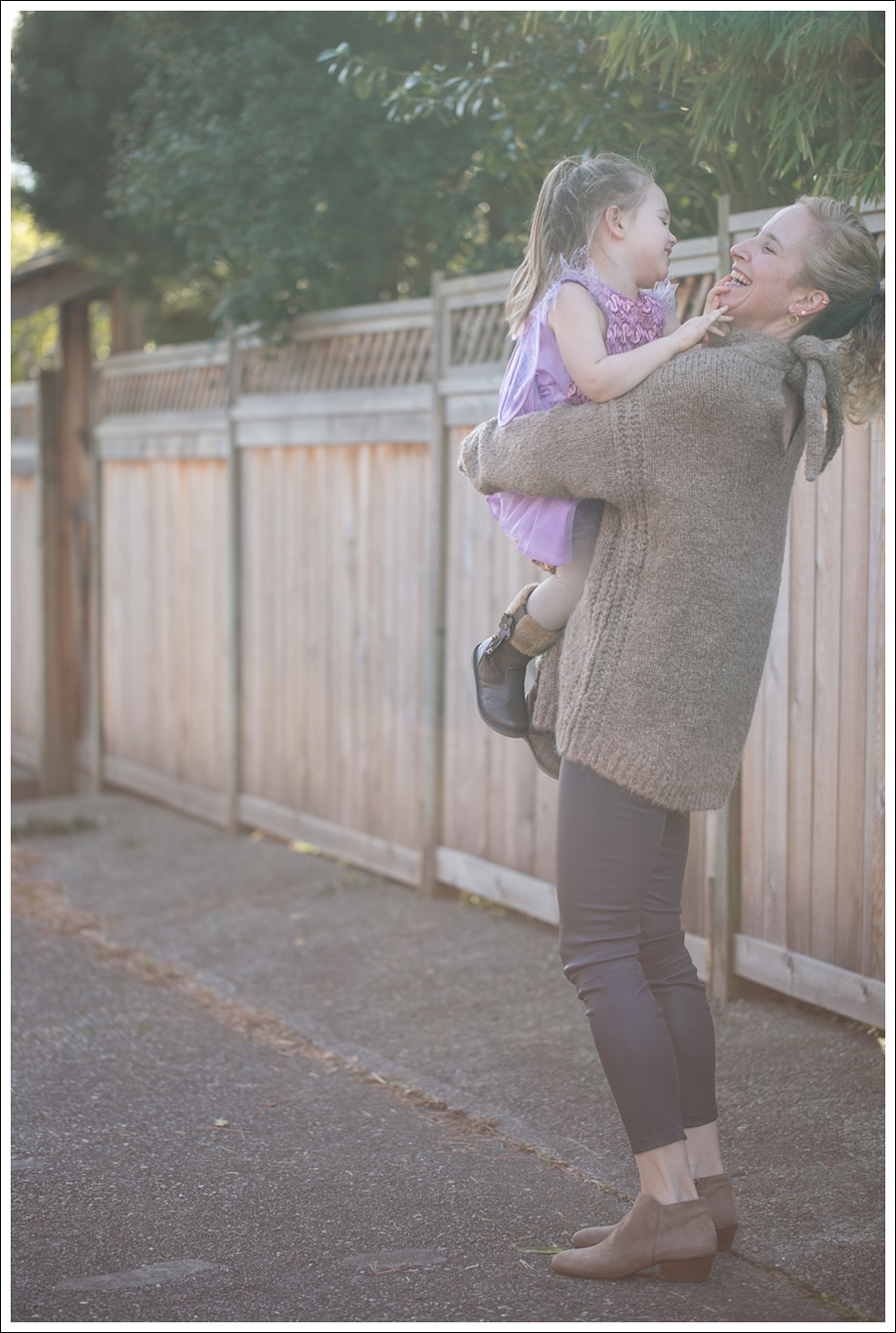 Blog Zara Chuncky Tie Back Sweater Vince Skinny Crop Leather leggings Coastal Sam Edelman Petty Booties-8