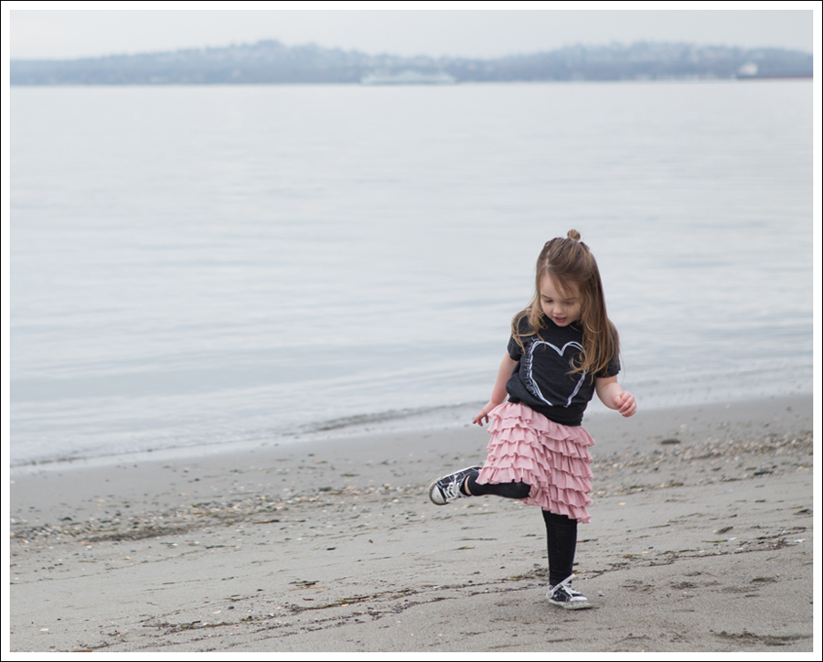 Blog Beatiful Hearts Little Boogaweezin Gap Tiered Skirt Levis Jeggings Converse One Stars-24