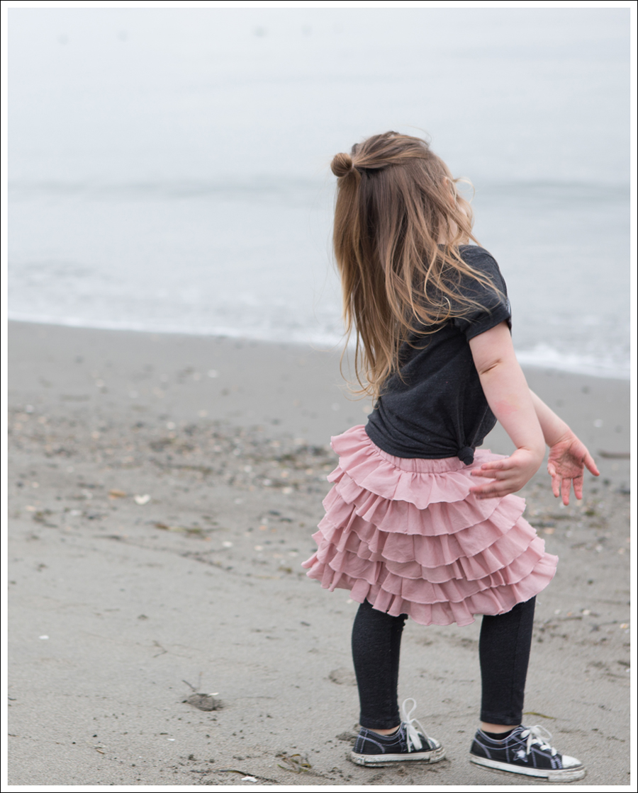 Blog Beatiful Hearts Little Boogaweezin Gap Tiered Skirt Levis Jeggings Converse One Stars-27