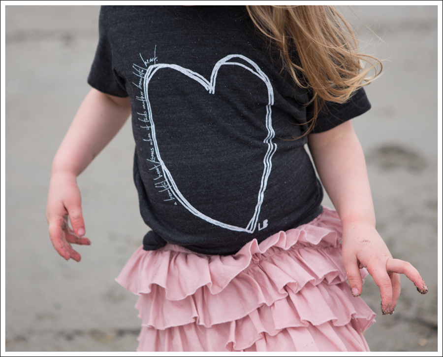 Blog Beatiful Hearts Little Boogaweezin Gap Tiered Skirt Levis Jeggings Converse One Stars-29