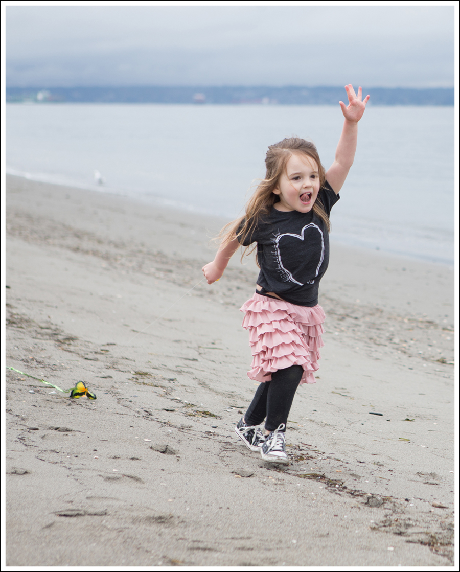 Blog Beatiful Hearts Little Boogaweezin Gap Tiered Skirt Levis Jeggings Converse One Stars-31