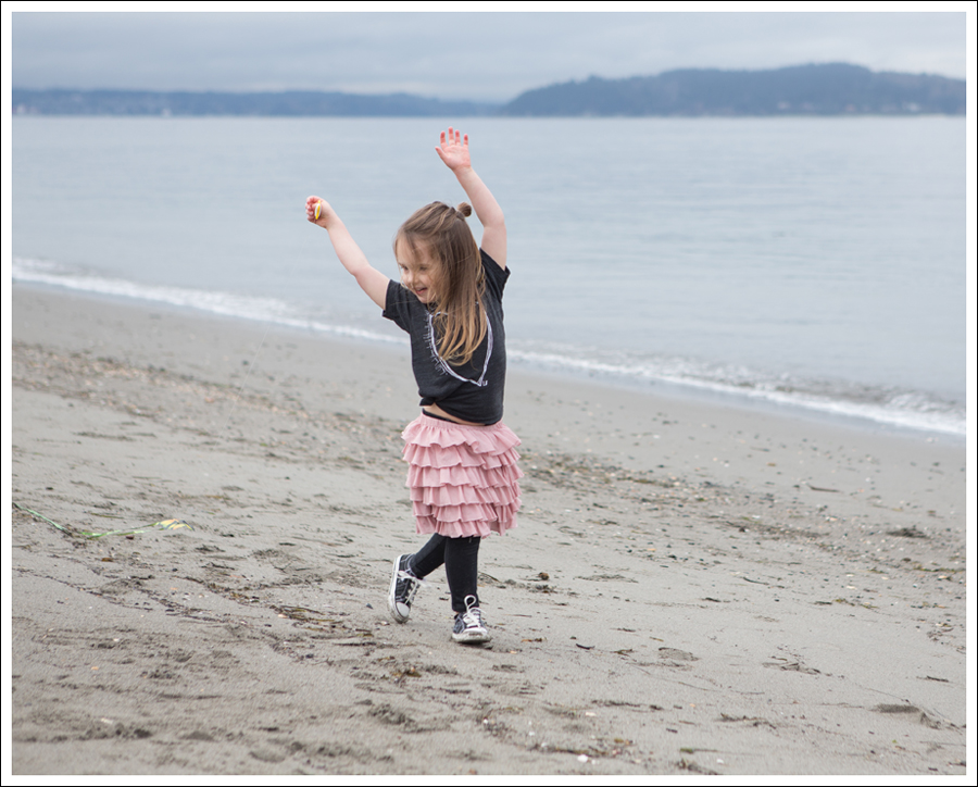 Blog Beatiful Hearts Little Boogaweezin Gap Tiered Skirt Levis Jeggings Converse One Stars-32