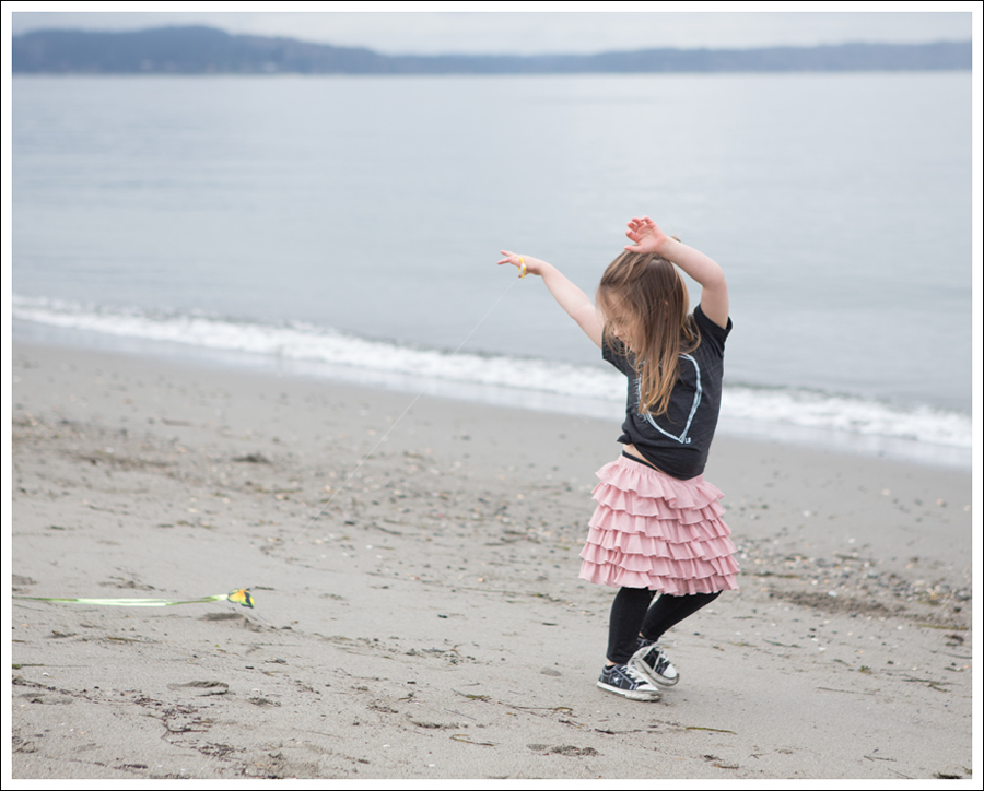 Blog Beatiful Hearts Little Boogaweezin Gap Tiered Skirt Levis Jeggings Converse One Stars-33