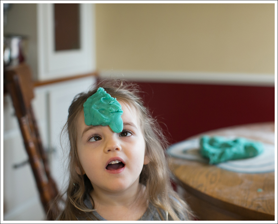 Blog DIY Jell-O Play-Doh Non Candy Valentine Toddler Craft-13