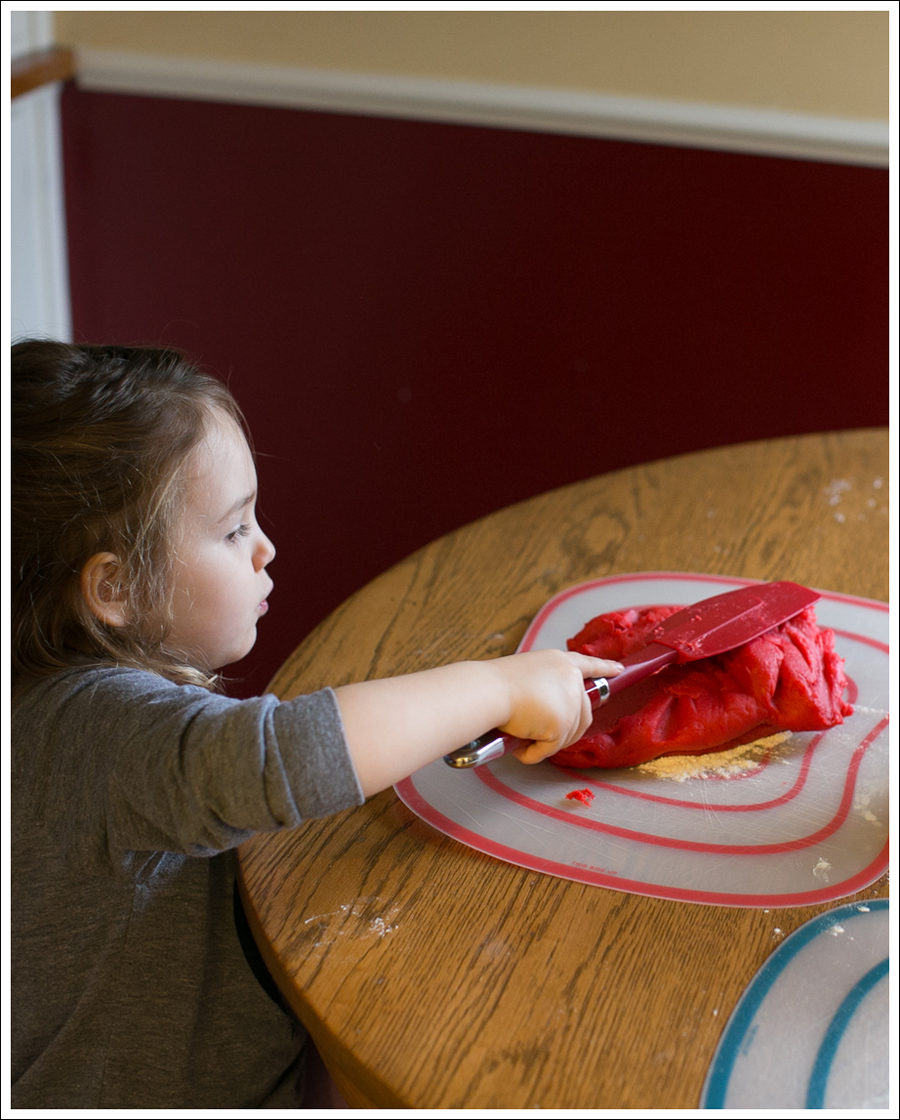 Blog DIY Jell-O Play-Doh Non Candy Valentine Toddler Craft-8