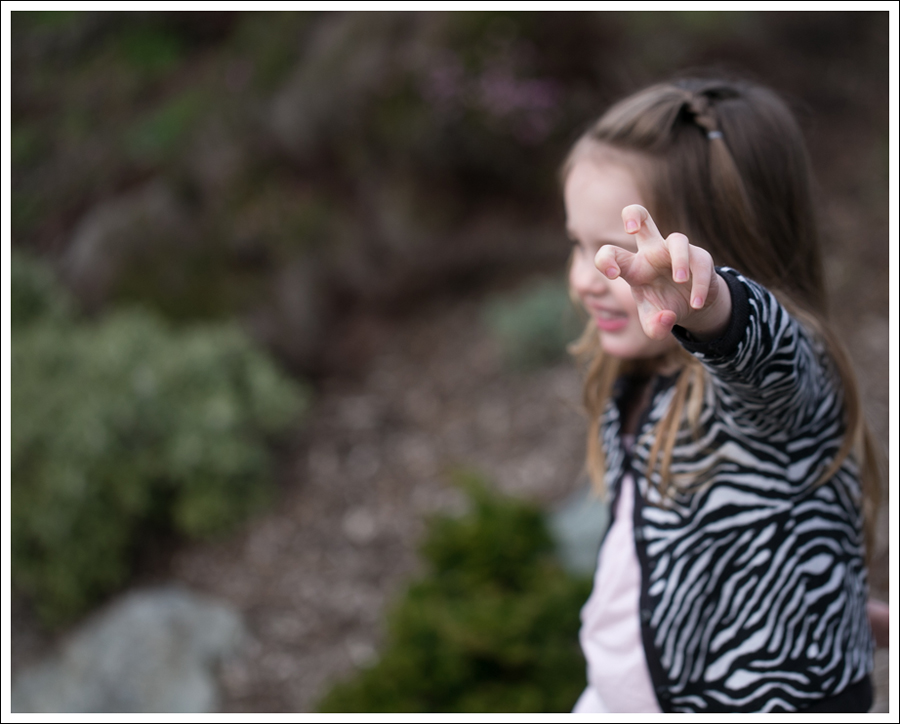 Blog HM Zebra Cardigan Gapkids Tee Gray Mini Skinny DIY destroyed Jeans Sven Toddler Mary Jane Ankle Strap Clogs-4