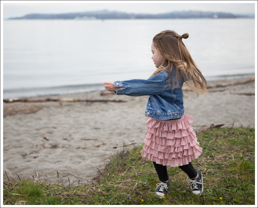 Blog Levis Jacket Beatiful Hearts Little Boogaweezin Gap Tiered Skirt Levis Jeggings Converse One Stars-1