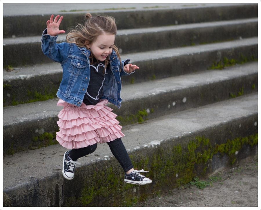 Blog Levis Jacket Beatiful Hearts Little Boogaweezin Gap Tiered Skirt Levis Jeggings Converse One Stars-3