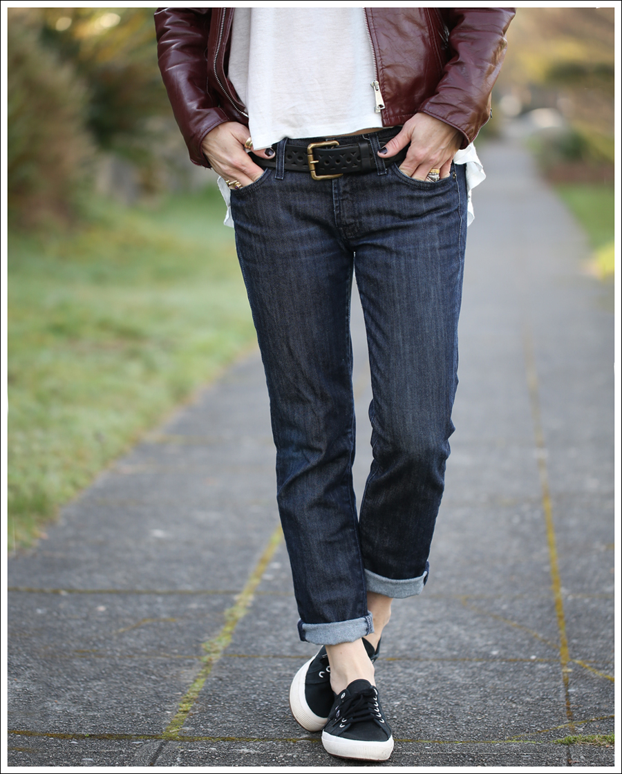 1 blog Vintage Leather Jacket UO Corner Shop Tee 7FAM Roxanne Skinny Boyfriend Black Superga-3