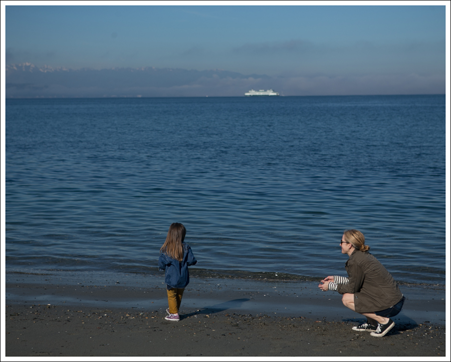 Blog Blank NYC Fitted Military Shirt StyleMint Striped Tee DL1961 Lola Cut off Shorts Black Converse-21