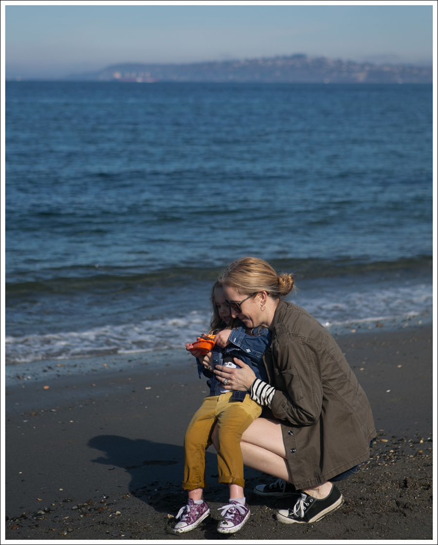 Blog Blank NYC Fitted Military Shirt StyleMint Striped Tee DL1961 Lola Cut off Shorts Black Converse-22
