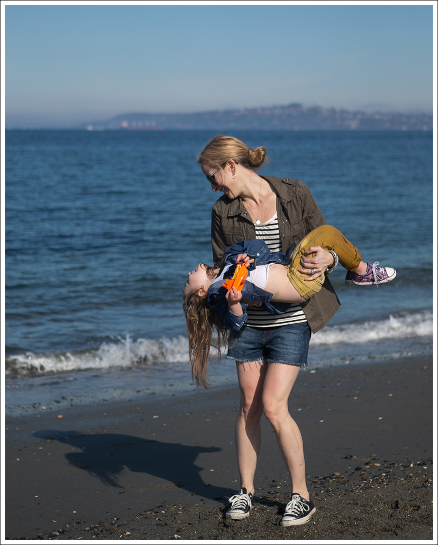 Blog Blank NYC Fitted Military Shirt StyleMint Striped Tee DL1961 Lola Cut off Shorts Black Converse-23