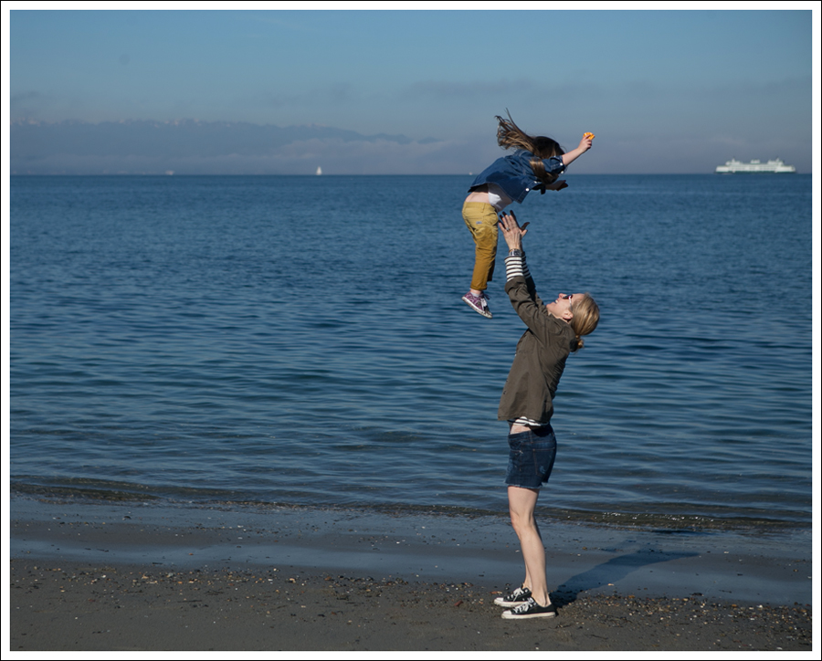 Blog Blank NYC Fitted Military Shirt StyleMint Striped Tee DL1961 Lola Cut off Shorts Black Converse-24