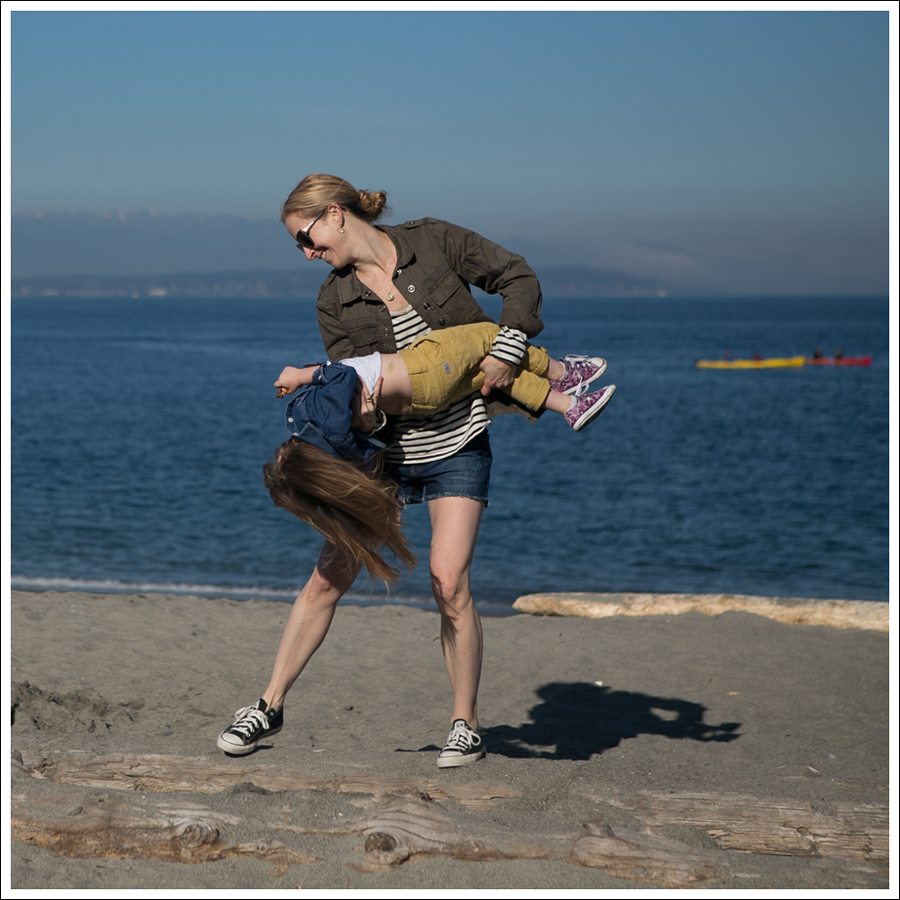 Blog Blank NYC Fitted Military Shirt StyleMint Striped Tee DL1961 Lola Cut off Shorts Black Converse-5