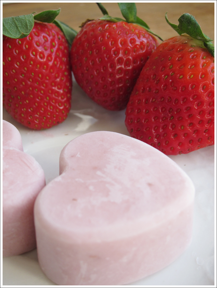 blog coconut strawberry bonbons-3