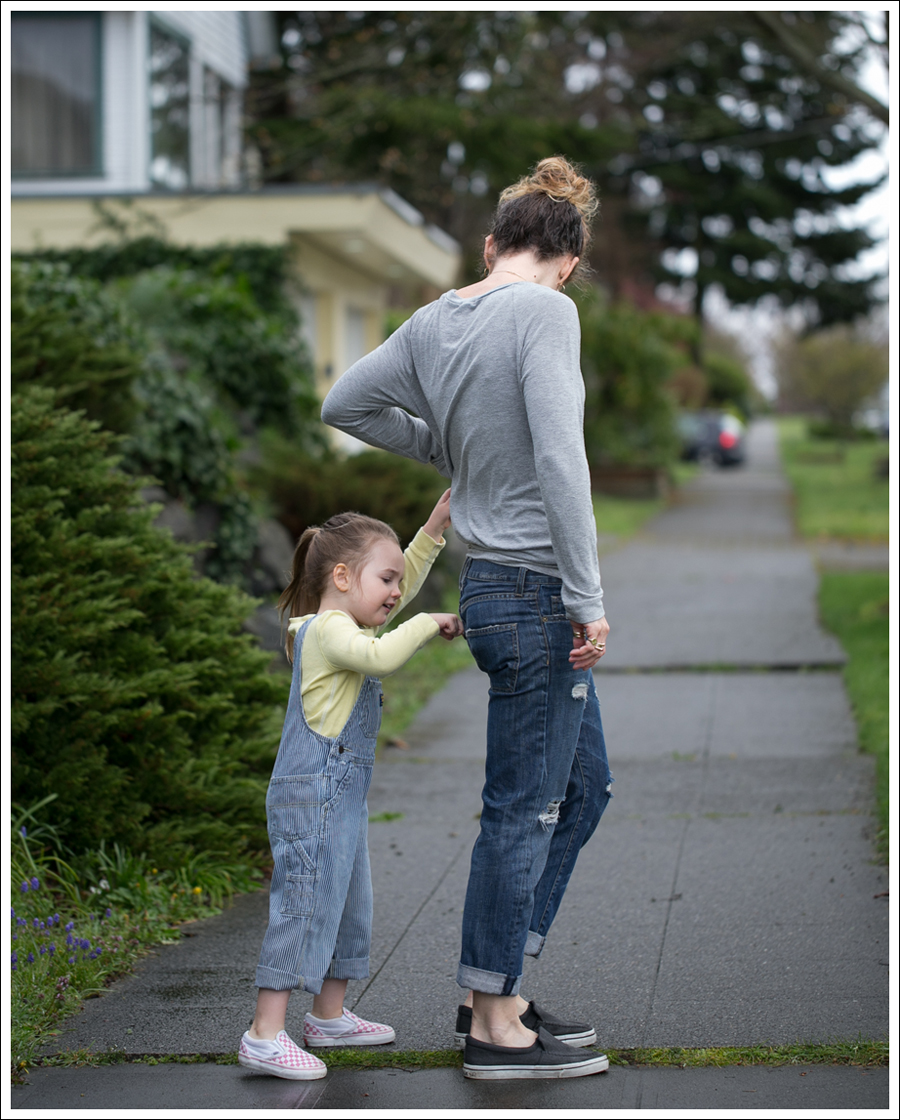 Blog StyleMint Sweatshirt Current Elliott Destroyed Boyfriend Jeans Airwalk Slip Ons-4