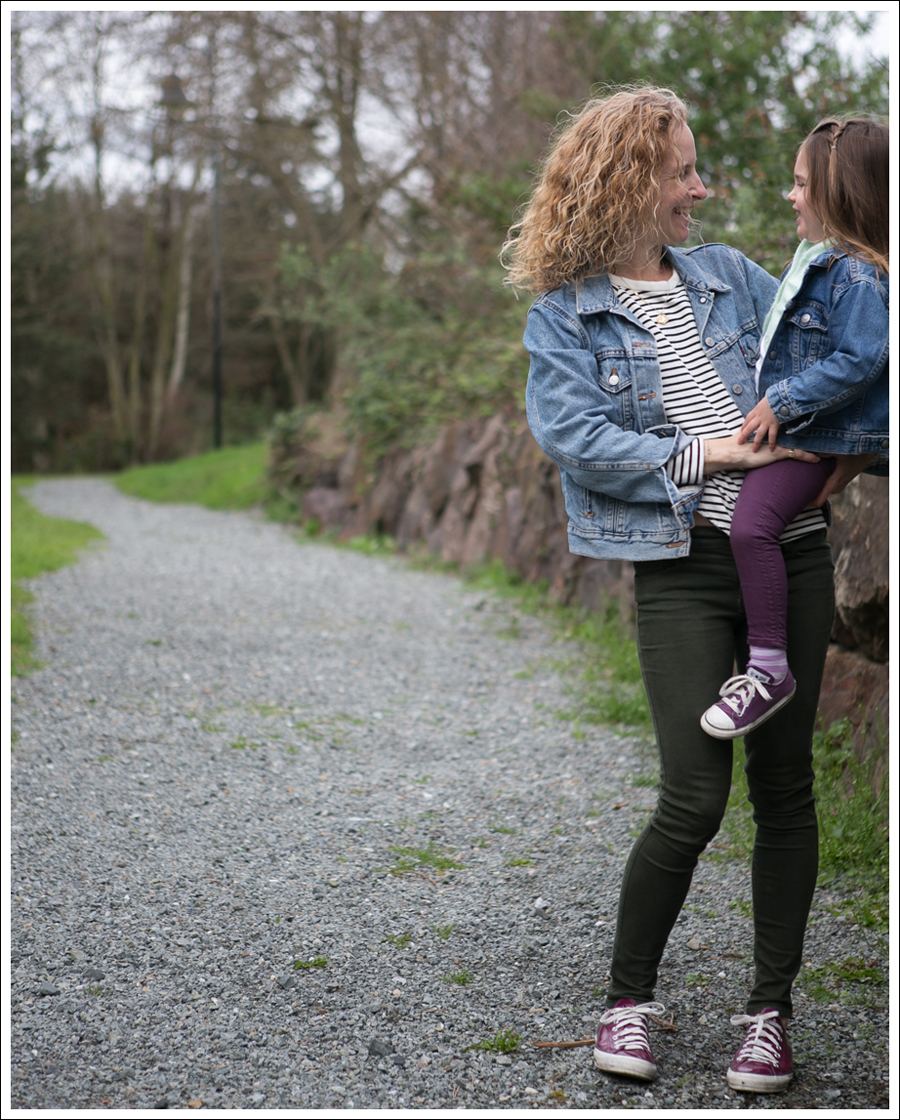 Blog Vintage Levis Jacket Zara Striped Sweatshirt Black Orchid Denim Converse-10