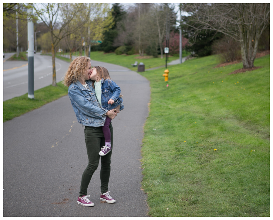 Blog Vintage Levis Jacket Zara Striped Sweatshirt Black Orchid Denim Converse-22