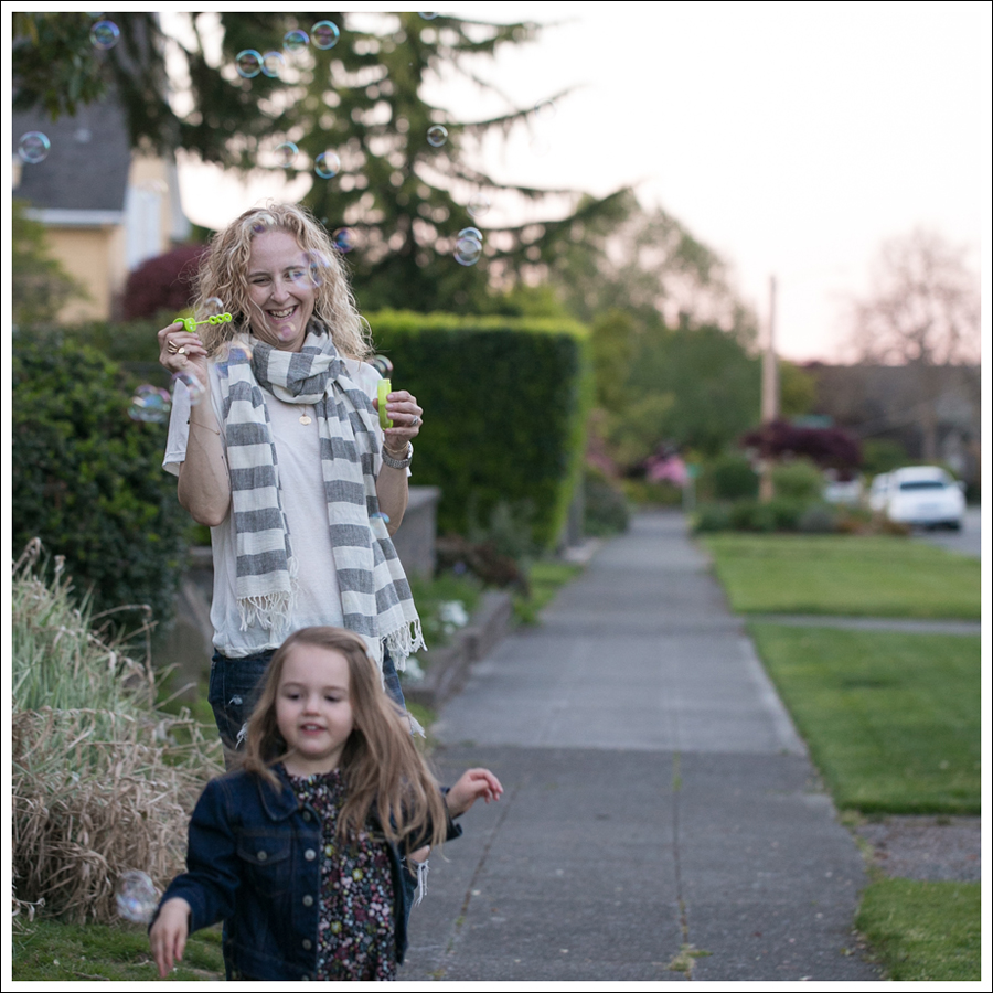 Blog Aish Khadi Striped Scarf StyleMint Tee Current Elliott Destroyed Skinny ShoeMint Christie Espadrille-6