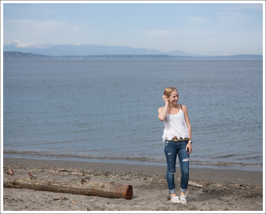 Blog Ana Nonza Top Linnea Pella Studded Belt Joes Jeans Destroyed Skinny Gold Superga-1