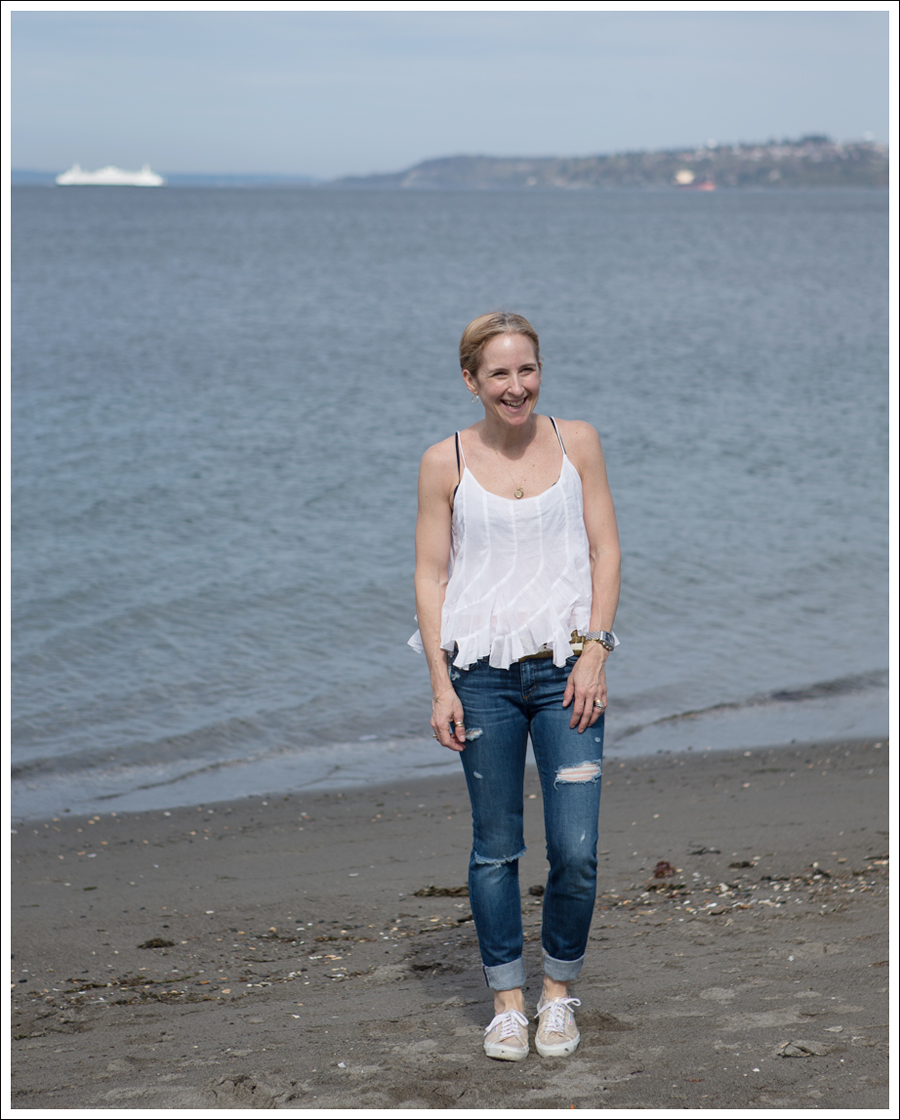 Blog Ana Nonza Top Linnea Pella Studded Belt Joes Jeans Destroyed Skinny Gold Superga-3