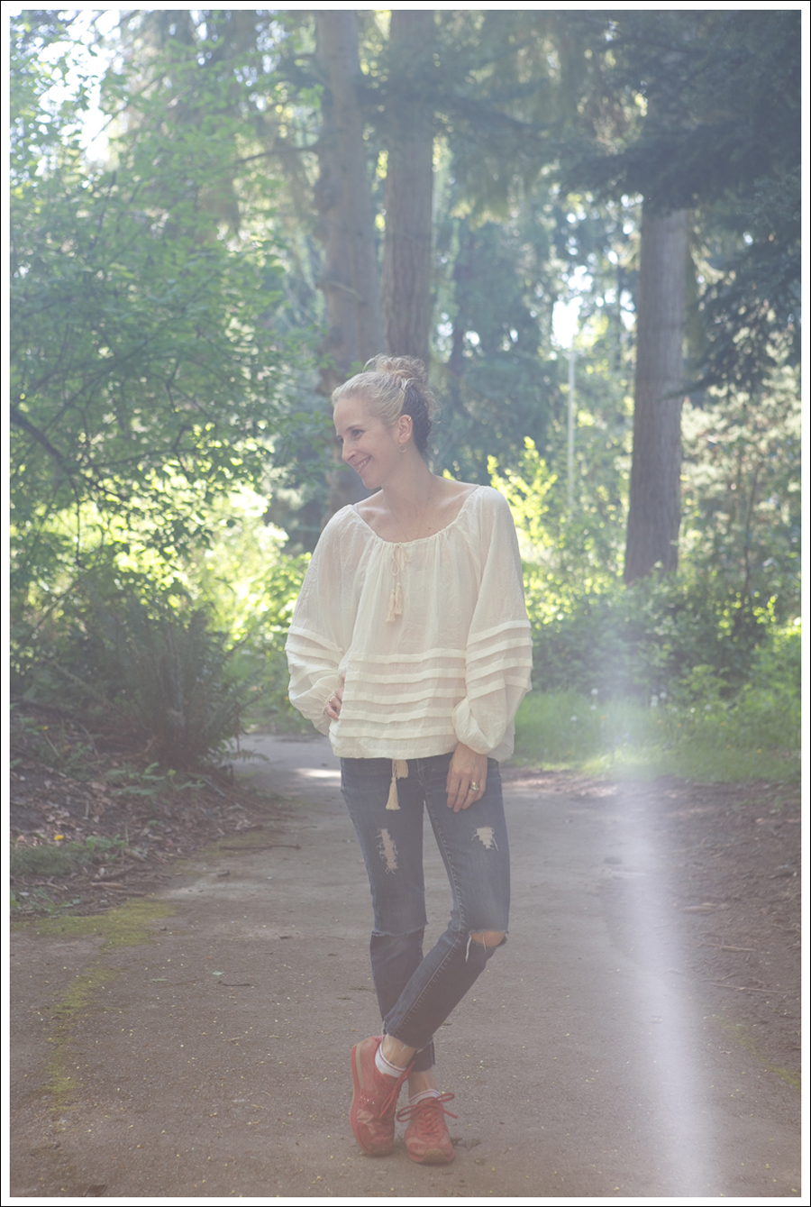 Blog Ascot Hart Ciel Boho Top 7FAM destroyed skinny NM70 Tennis Shoes-1