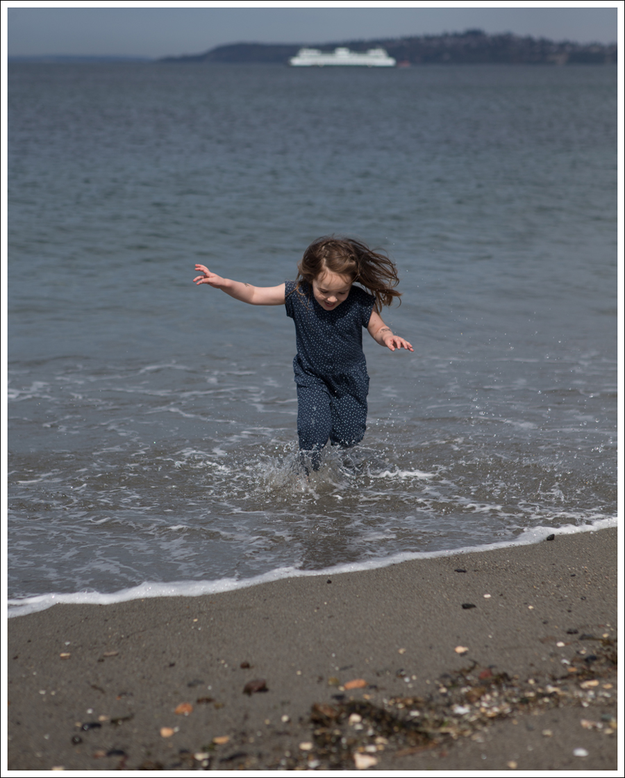 Blog GapKids Starry Romper Salt Water Surfer Sandal-13