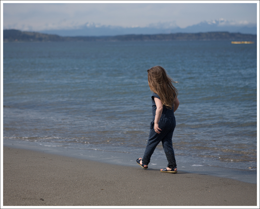 Blog GapKids Starry Romper Salt Water Surfer Sandal-16