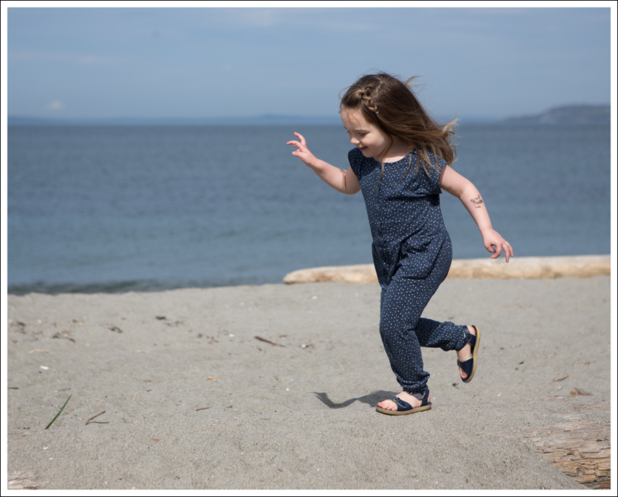 Blog GapKids Starry Romper Salt Water Surfer Sandal-5