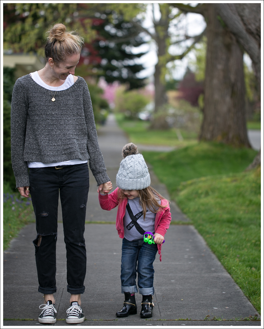 Blog StyleMint Carrington Sweater 7FAM DIY ripped Gwenevere Super Skinny Black Converse-2