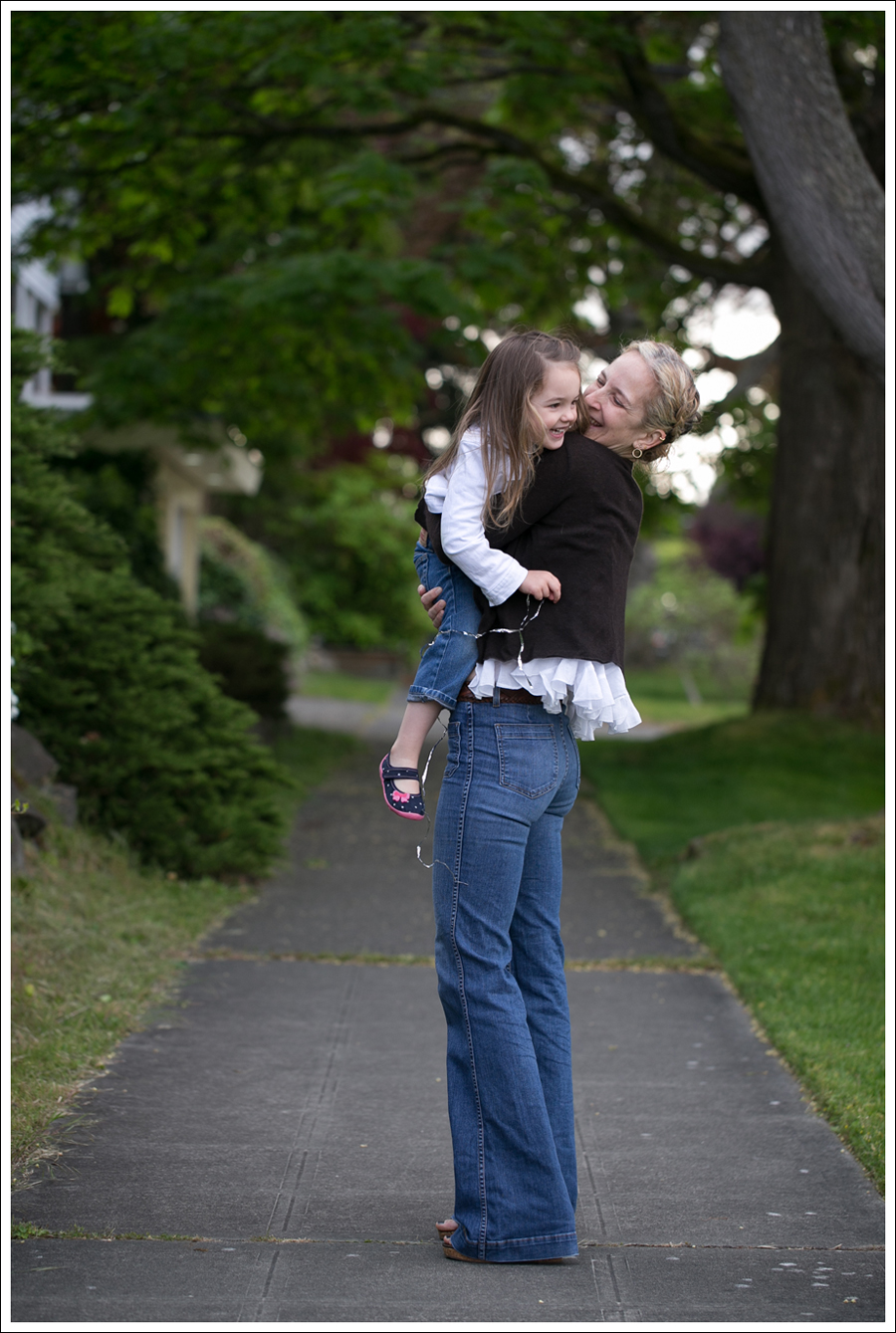 Blog Velvet Cashmere Cardi Ana Nonza Top J Brand Bette High Waist Flare Jeans-6