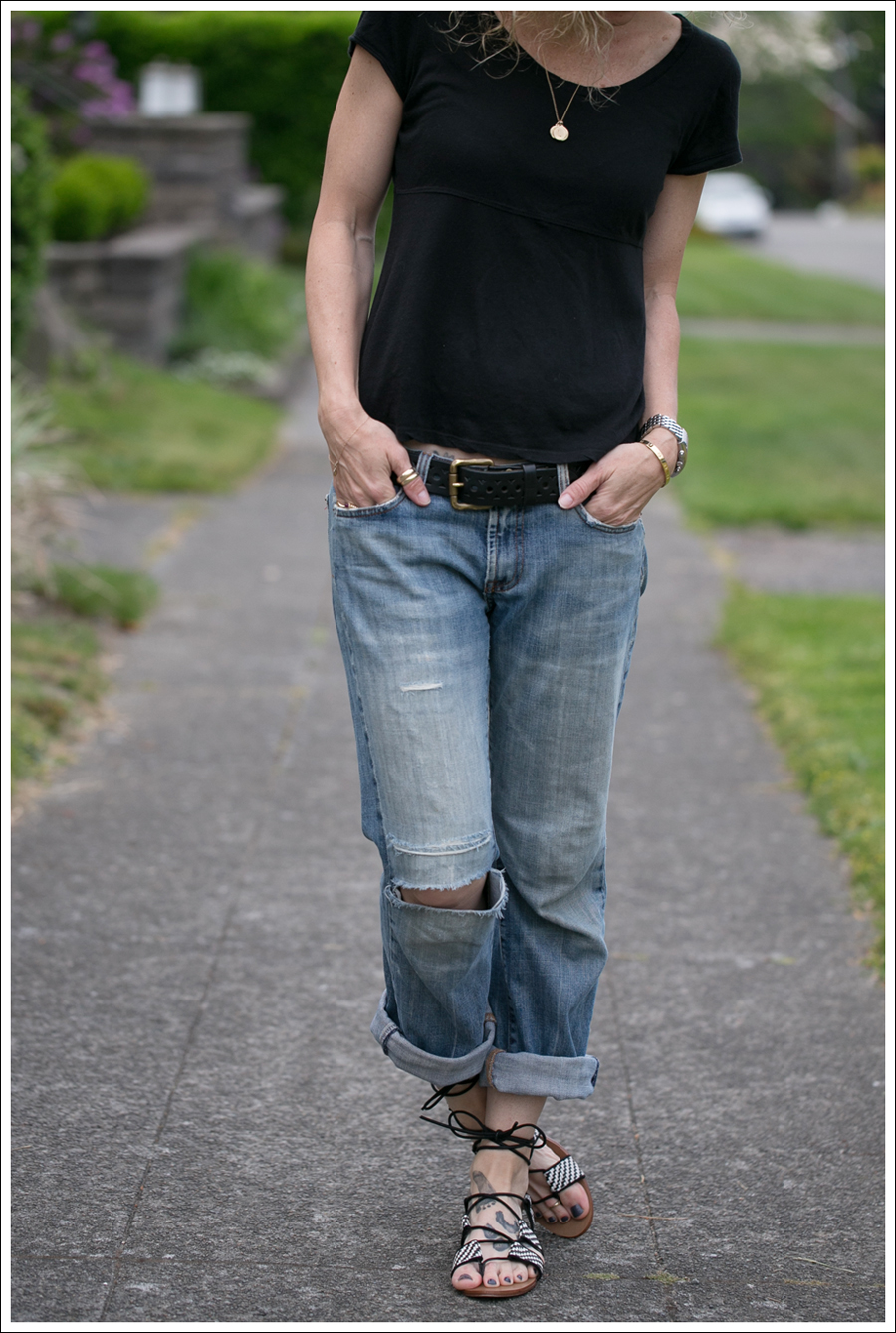 Blog StyleMint Black Tee Old 7FAM Destroyed Bootcut Bland and White Zara Tie up Sandals-2