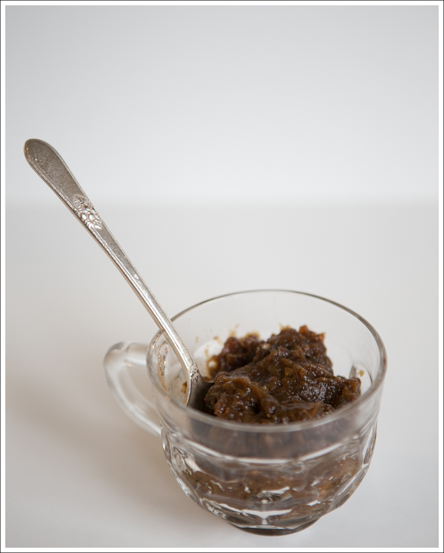 Blog Caramel Medjul Date Sauce-3