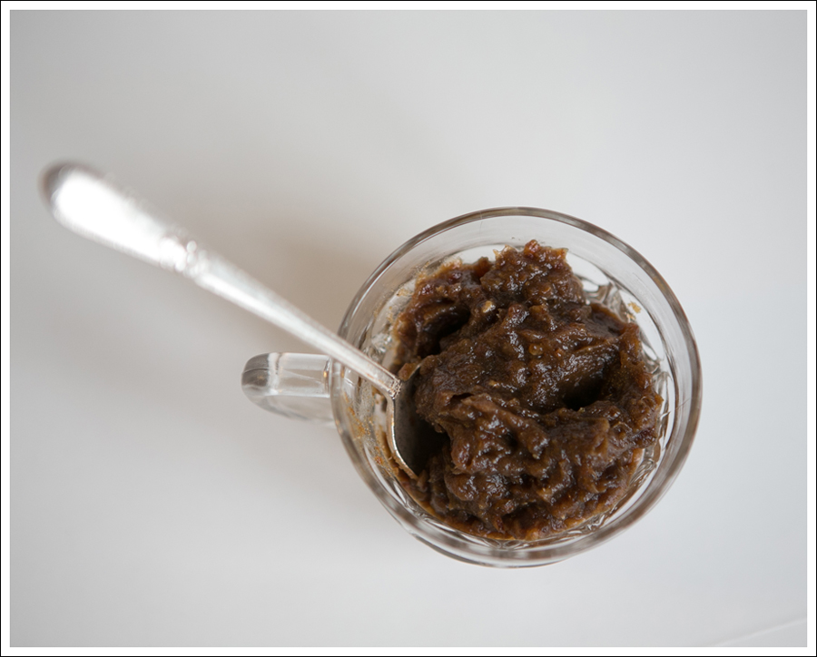 Blog Caramel Medjul Date Sauce-4