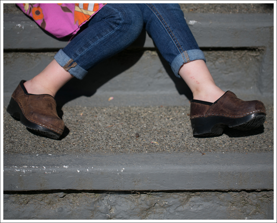 Blog Hanna Andersson Flower Dress DL1961 Harper Sanita Clogs-4