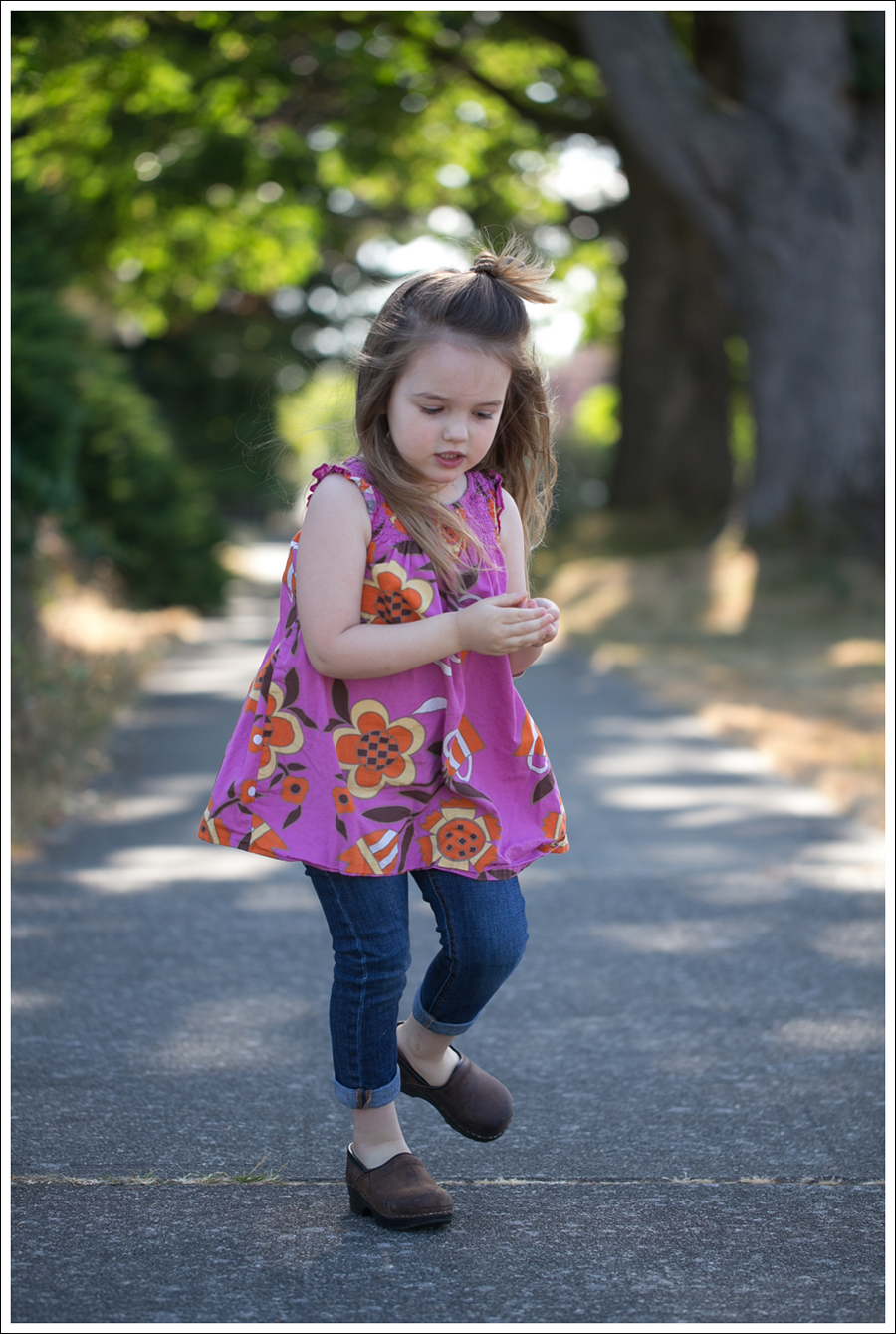 Blog Hanna Andersson Flower Dress DL1961 Harper Sanita Clogs-7