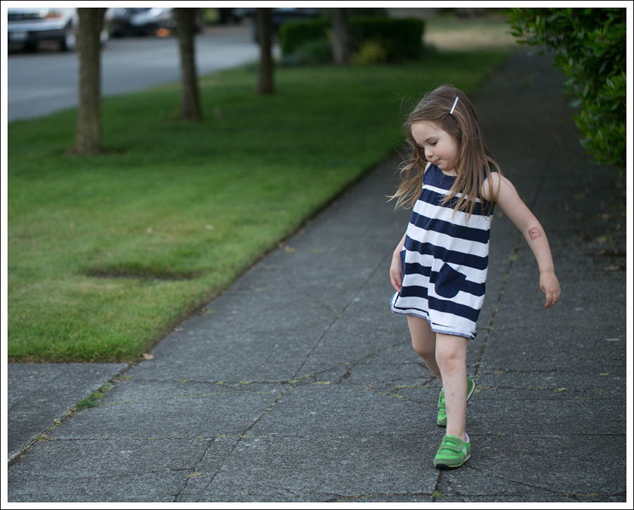 Blog Hanna Andersson Navy Stripe Dress Green Saucony-2