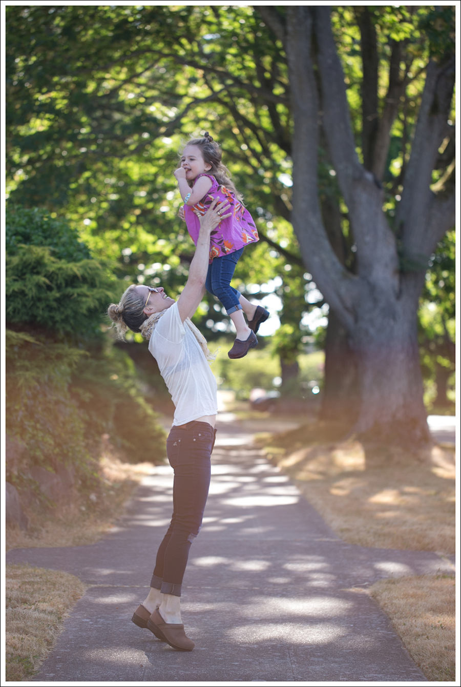 Blog StyleMint Tee Scarf DL1961 Amanda Skinny Seville Dansko Brown Clogs-6