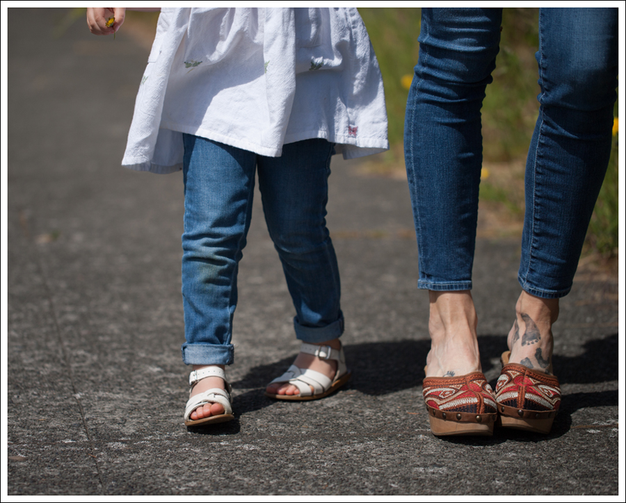 Blog Theory White Button Down AG Cropped Skinny Jeans Carlos Santana Tribe Clogs-4