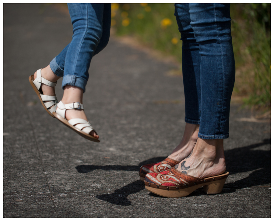 Blog Theory White Button Down AG Cropped Skinny Jeans Carlos Santana Tribe Clogs-5