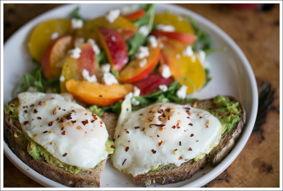 Blog Heirloom Tomato Nectarine Goat Cheese and Arugula Salad with Avocado Toast and Fried Egg-4