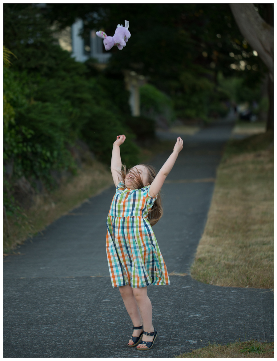 Blog polarn o pyret Plaid Dress Navy Saltwater Sun San Sandals-3
